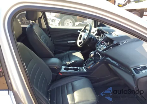 2015 Ford Escape Titanium z USA, uszkodzony, nr VIN 1FMCU9JX2FUA97233